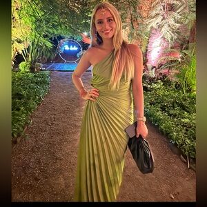 Dress Forum Elegant Green One-Shoulder Dress